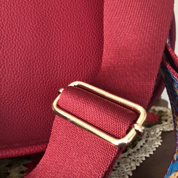 NWT Ahdorned Faux Leather Front Tab Crossbody w/ 2 Fashion Straps - Picture 9 of 9